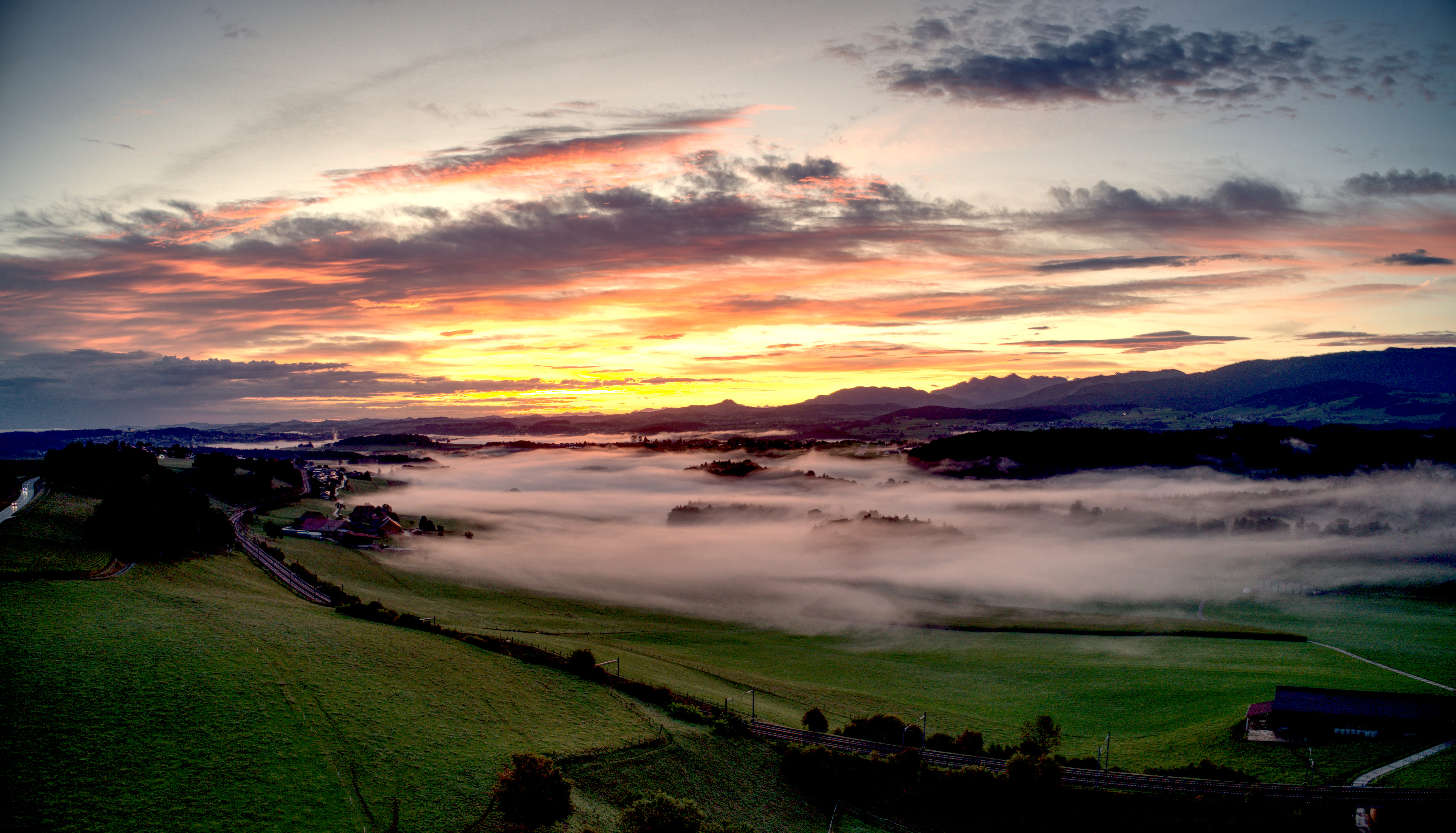 Cottens Sunset Suisse